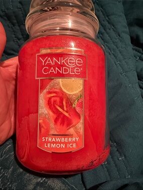 Yankee Candle Strawberry Lemon Ice Jar Candle - Red